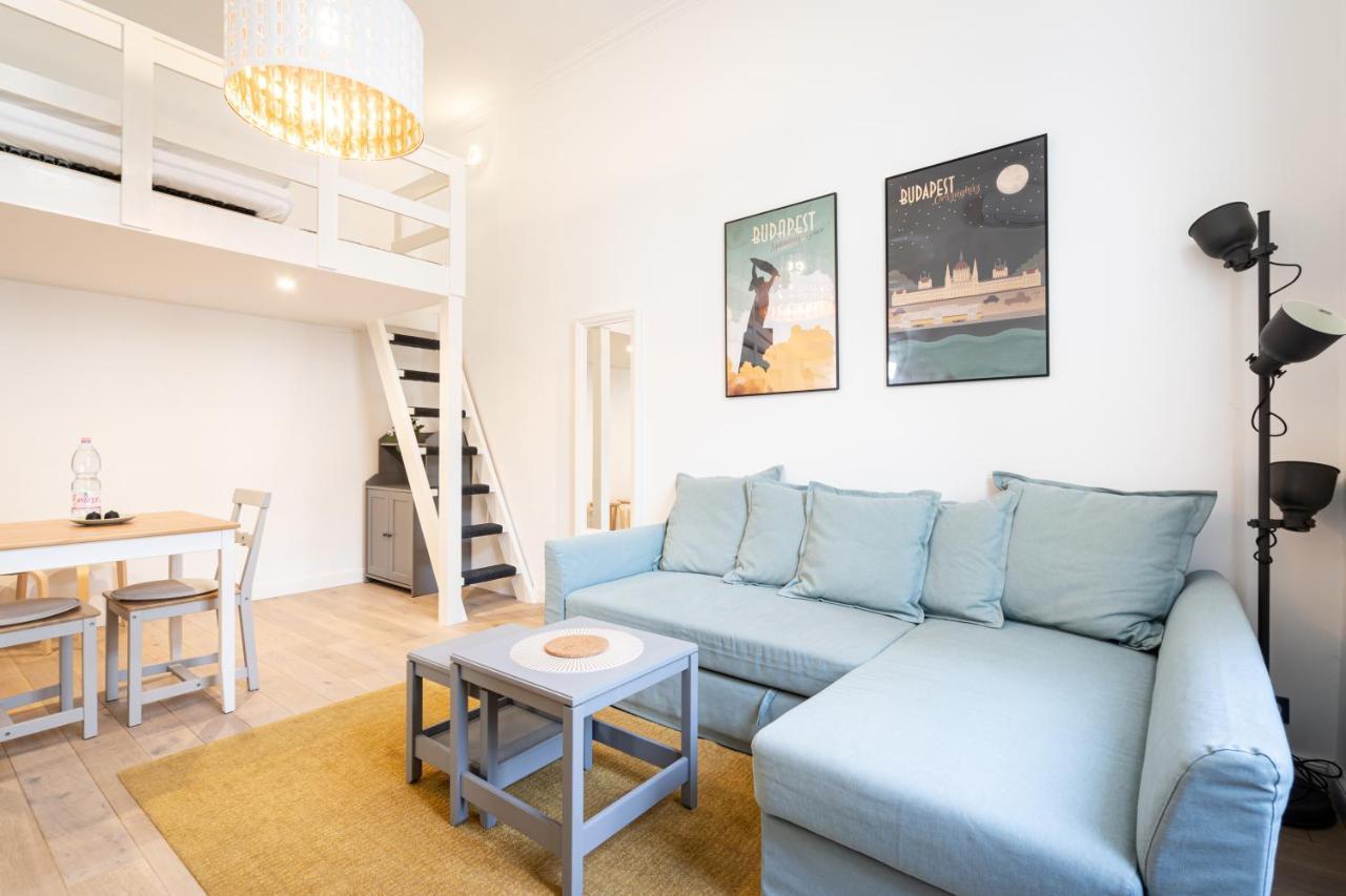 Youth Motive Studio With Gallery Budapest Exteriör bild