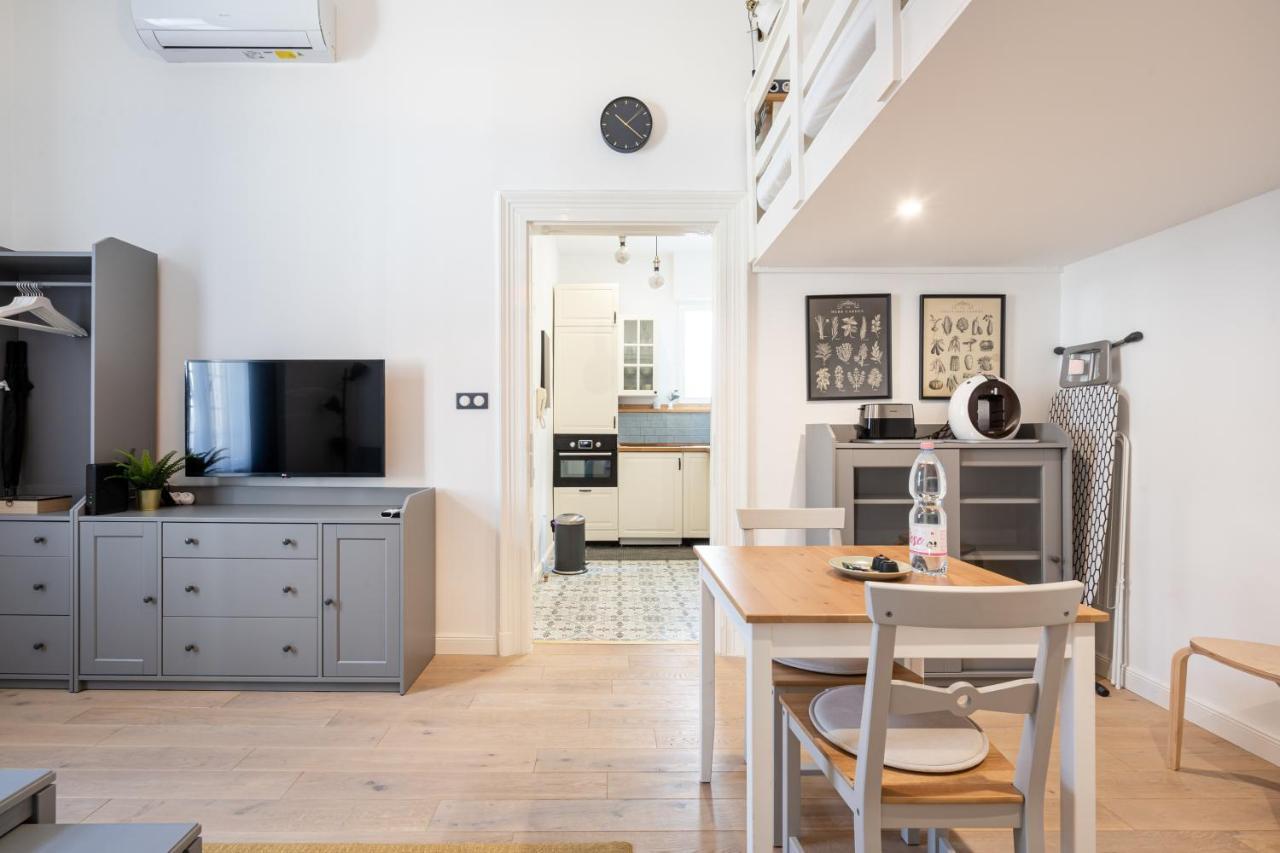 Youth Motive Studio With Gallery Budapest Exteriör bild