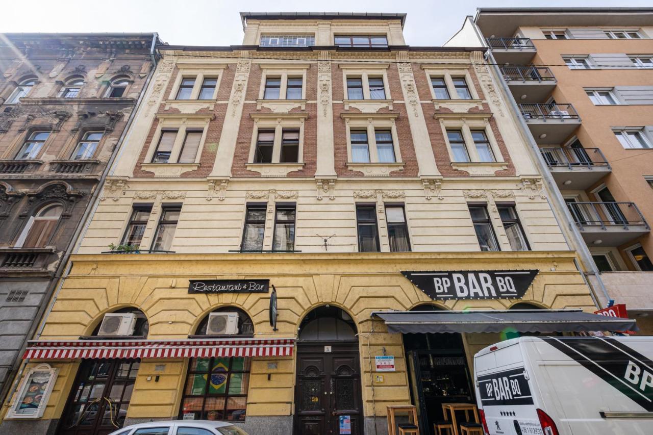 Youth Motive Studio With Gallery Budapest Exteriör bild